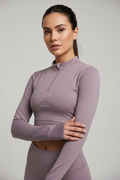 Mannequin femme S avec haut de sport mauve