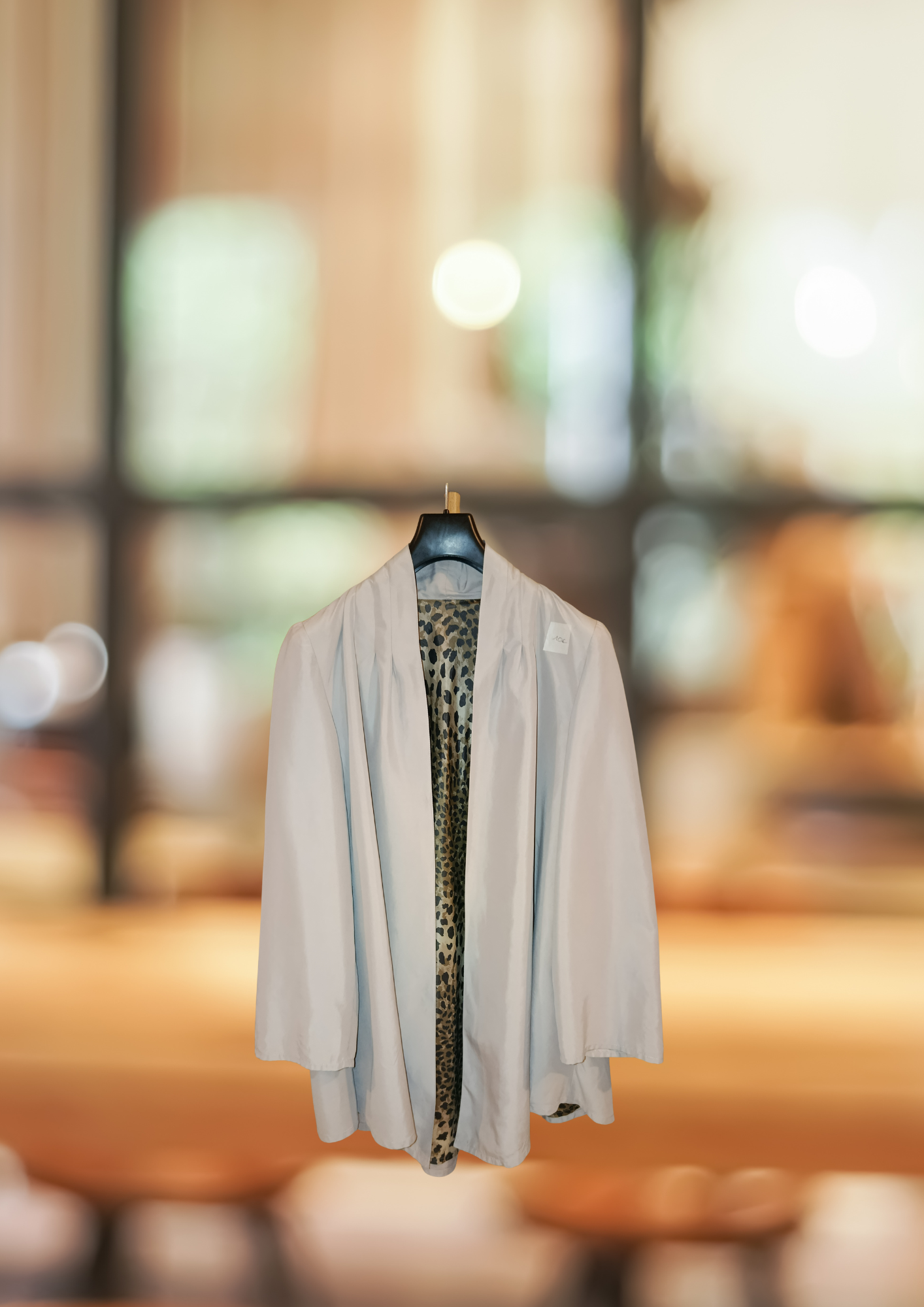 Veste légère beige doublure léopard – élégante & moderne