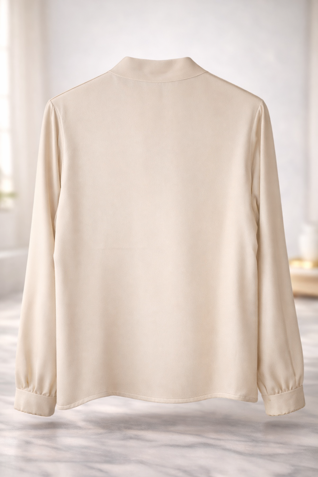 Chemisier beige nœud lavallière Brooktraverner